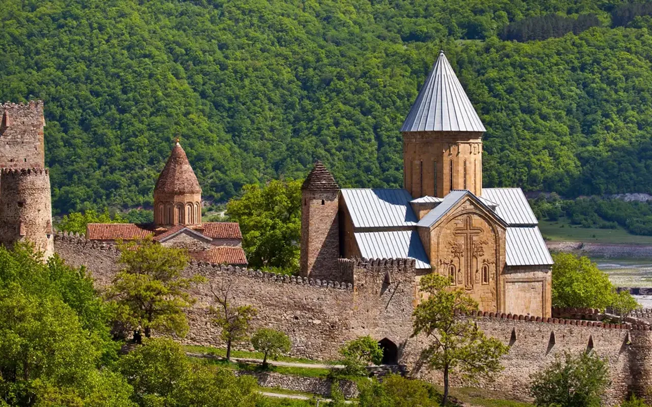 Mtskheta, Ananuri, Gudauri and Kazbegi Full Day Tour from Tbilisi — photo 4